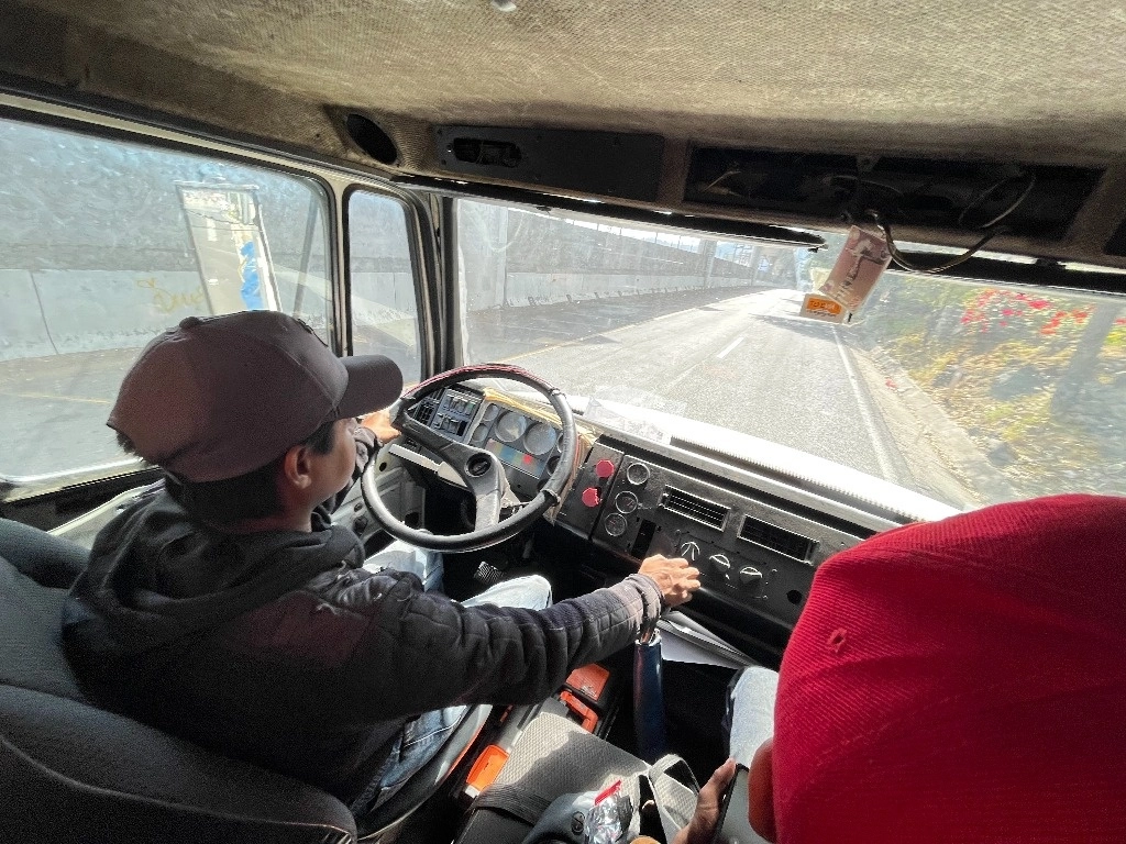 Empresario alertaron que el mal estado de las carreteras en Veracruz deriva en más asaltos a transportistas. Foto Luis Castillo/Archivo