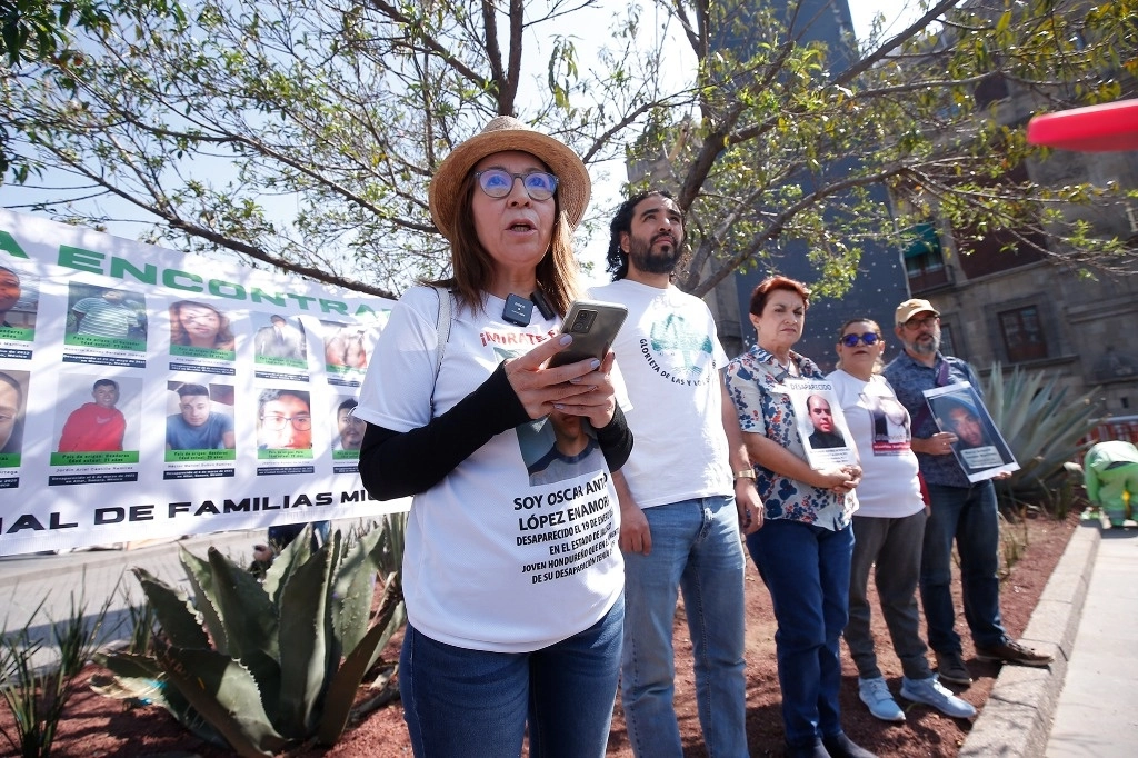 Integrantes de la asociación Glorieta de las y los desaparecidos y la Red Regional de familias migrantes. Foto  María Luisa Severiano / Archivo 