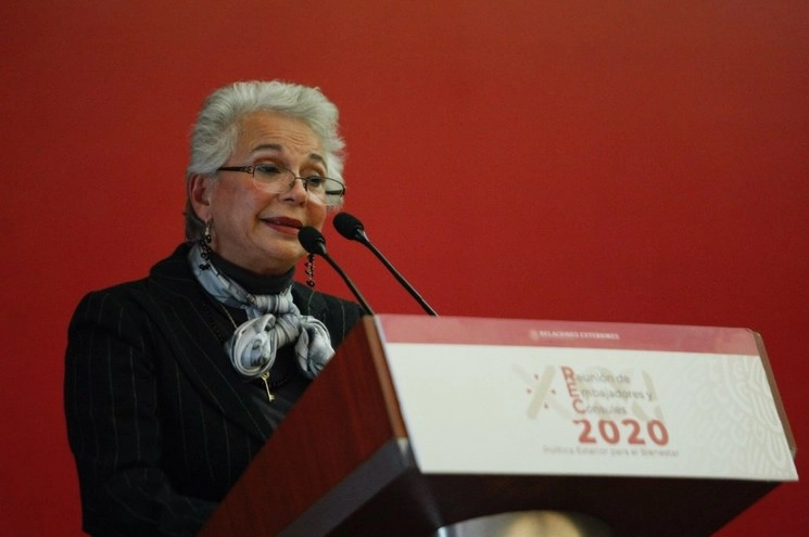 La titular de Gobernación ofreció una conferencia virtual. En la imagen, en una reunión de embajadores en enero pasado. Foto Roberto García Ortiz / archivo