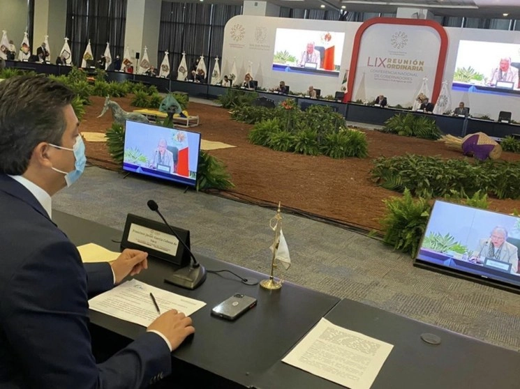El gobernador de Tamaulipas, Francisco García Cabeza de Vaca, durante su participación en la reunión de la Conago realizada en San Luis Potosí. Foto tomada del Twitter @fgcabezadevaca