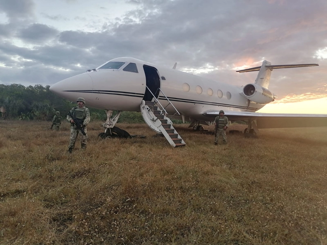 La aeronave, un Gulfstream III asegurada. Foto Sedena
