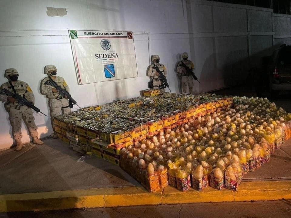 La mercancía fue puesta a disposición de las autoridades correspondientes. Foto La Jornada