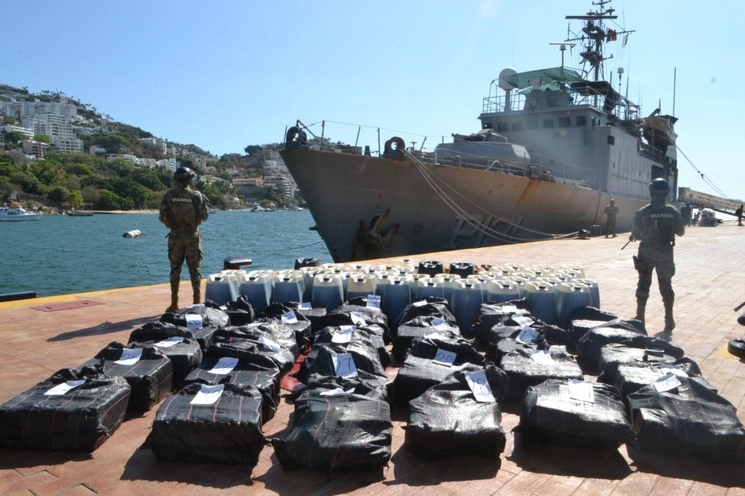 Más de una tonelada y media de cocaína fue asegurada en dos embarcaciones al sureste de Acapulco, Guerrero, en dos acciones consecutivas. Foto cortesía de la Semar