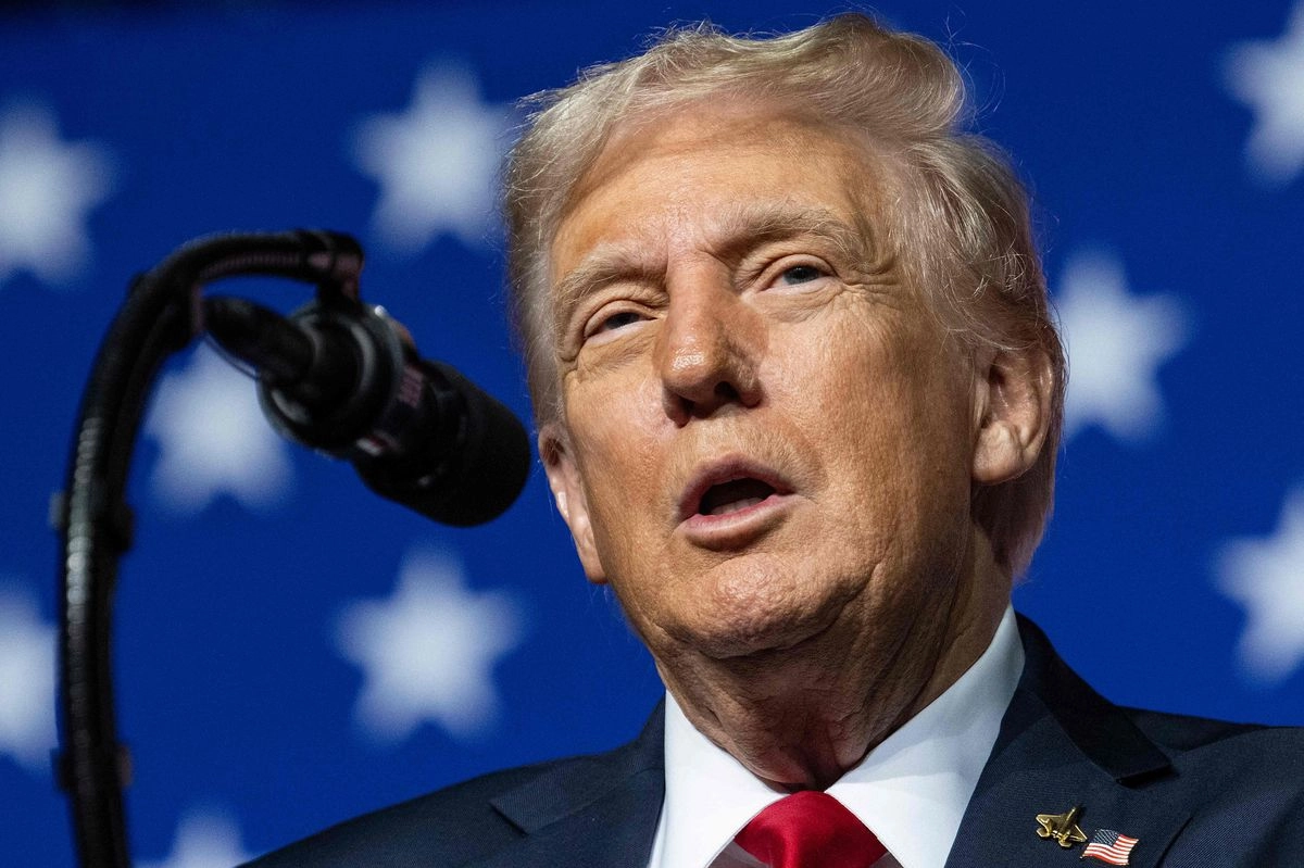 El presidente de Estados Unidos, Donald Trump, se dirige a altos oficiales militares reunidos en la Base del Cuerpo de Marines de Quantico, en Quantico, Virginia, el 30 de septiembre de 2025. 
