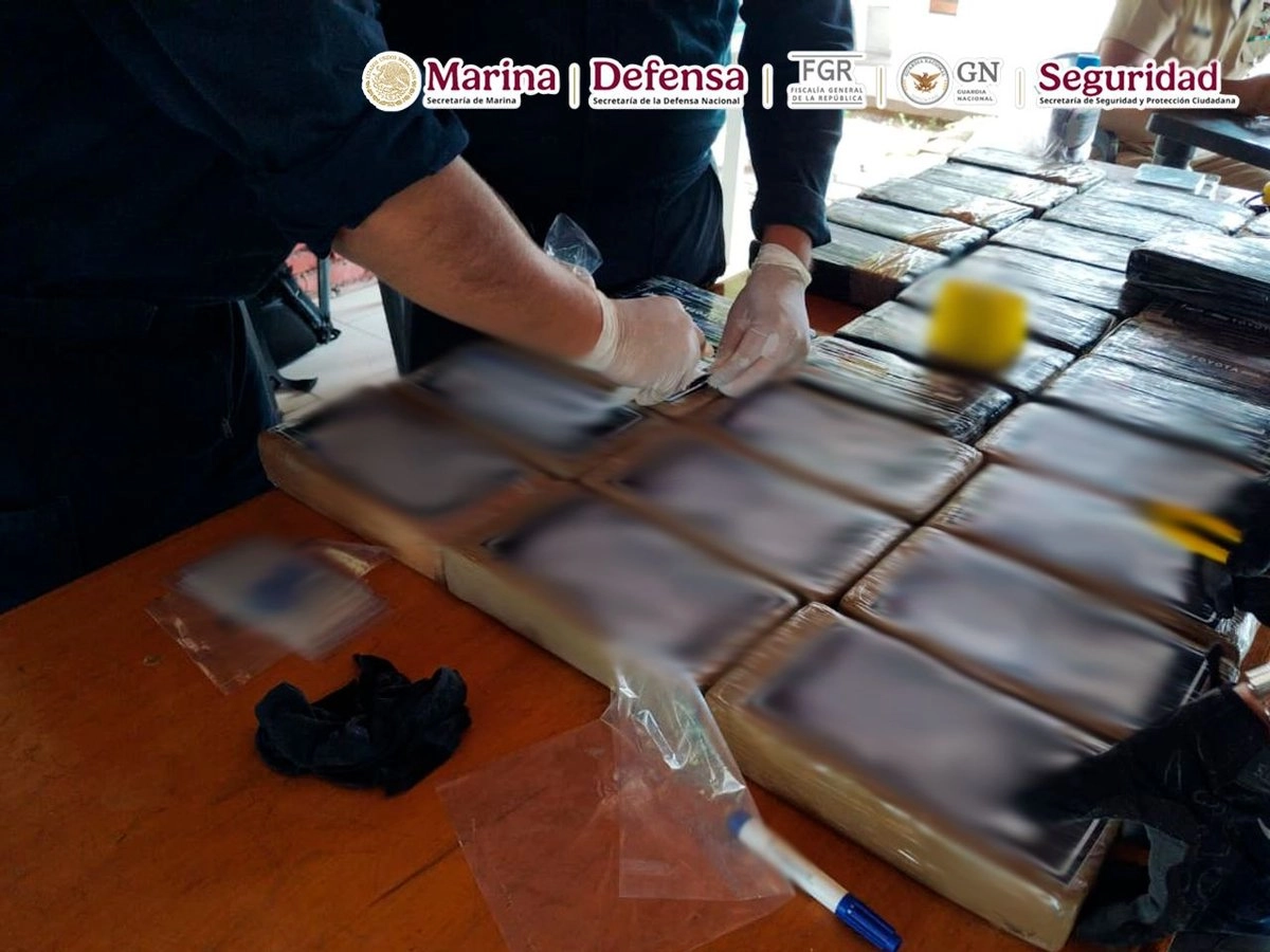 La Secretaría de Marina avistó una carga y se aseguraron 47 bultos con un peso de mil 354 kilogramos de presunta cocaína; en seguimiento a esta operación, se localizó una carga adicional de 40 bultos con un peso de  mil 196 kilogramos de la misma sustancia psicotrópica.