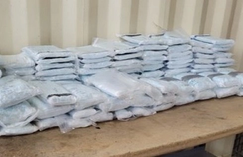 Los 453 kilogramos de fentanilo iban ocultos en el marco de un remolque. Foto 'La Jornada' 