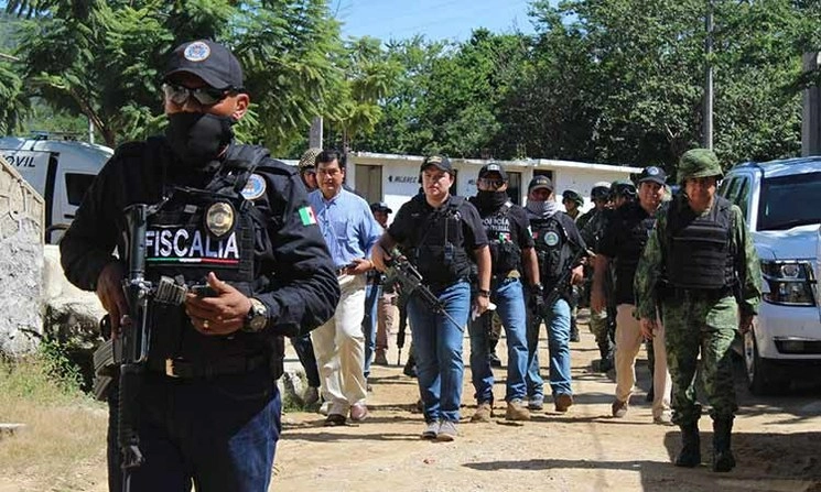 Personal de seguridad en un operativo en Guerrero. Foto La Jornada Guerrero