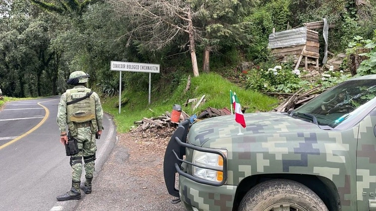 Personal de la Sedena durante el operativo. Foto La Jornada