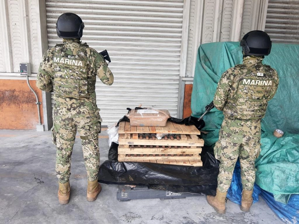 Autoridades federales aseguraron 644 kilogramos de mercurio clasificado como “extremadamente tóxico”. Foto cortesía de la Semar 