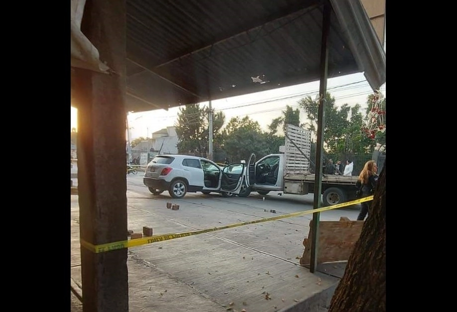 El comerciante y su acompañante circulaban sobre la avenida Benito Juárez en Cuautitlán Izcalli, cuando el vehículo de los agresores les cerró el paso, el 19 de enero de 2023. Foto ‘La Jornada’ 