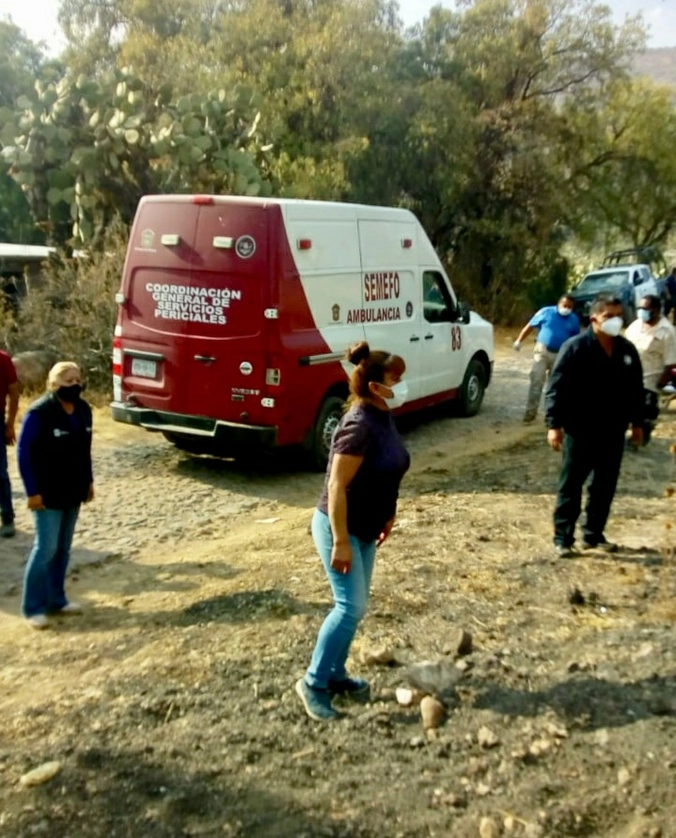 Servicios periciales investigan el multihomicidio. Foto La Jornada