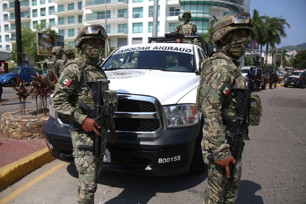 Elementos de la GN realizan un operativo en Acapulco, Guerrero. Foto Cuartoscuro