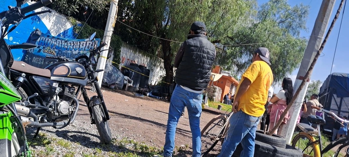 Dos hombres fueron asesinados a balazos en un negocio de lavado de auto en Teotihuacán. Foto 