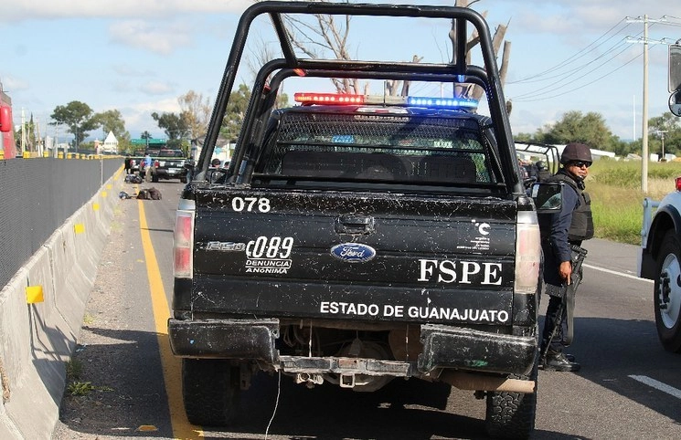Policías de Guanajuato realizan labores de vigilancia ante hechos de violencia. Foto Cuartoscuro /Archivo