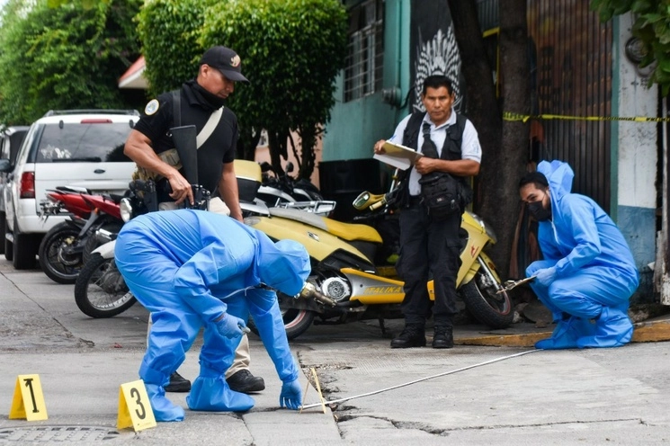 Un ataque a un taller de motocicletas en la colonia Universal de Chilpancingo dejó como saldo dos personas muertas y una más lesionada. Foto Cuartoscuro / Archivo