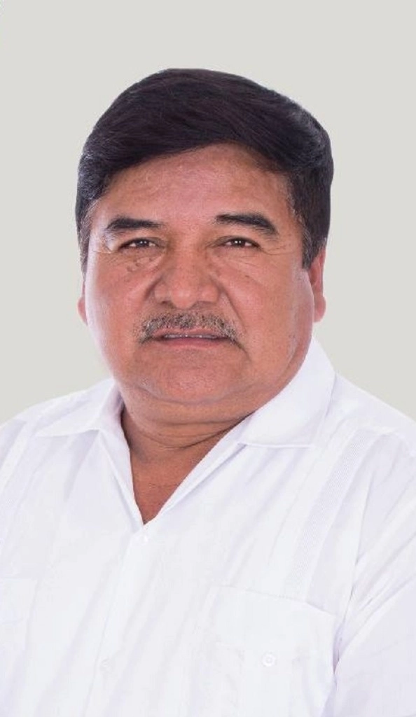 Un comando armado baleó al ex edil Ismael Castulo Guzmán, cuando iba a bordo de su vehículo en calles de Leonardo Bravo, Guerrero. Foto Tomada de  https://www.facebook.com/profile.php?id=100064679962243&sk=photos&locale=es_ES 