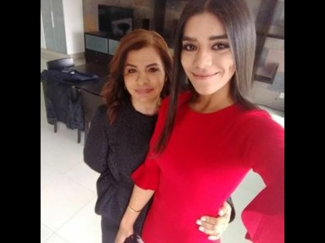 Gladys Merlín es hija de Heliodoro Merlín Alor, político de viejo cuño y presencia en la región; mientras que su hija Carla Enriquez fue presidenta municipal del DIF en Cosoleacaque. Foto La Jornada