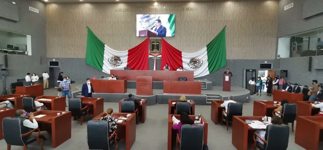 Ayer, durante la comparecencia del fiscal de Morelos, el diputado José Casas dio a conocer que dos de sus familiares fueron secuestrados y calcinados en el municipio de Huitzilac. Foto tomada del Twitter @Fiscalia_Mor 