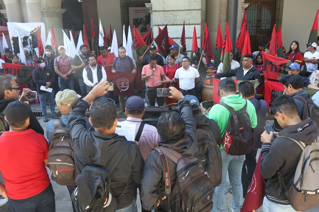 En materia de seguridad, el gobierno de Jara Cruz, le ha quedado a deber sobre todo a la zona triqui donde las agresiones continúan y no se actúa en contra de los responsables de éstas. Foto Jorge A. Pérez Alfonso