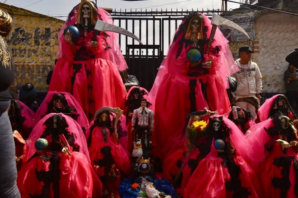 Al igual que el Día de Muertos de México, la Santa Muerte se conmemora el 1 y 2 de noviembre. Foto Cuartoscuro