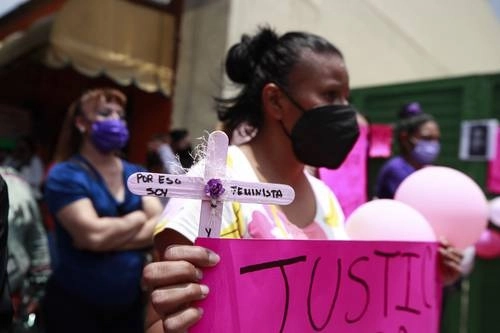 Colectivos de feministas han propuesto la autonomía del Instituto Sonorense de las Mujeres (ISM) para que sean estas instituciones las que exijan acciones en pro de este sector en Sonora. Foto Alfredo Domínguez / Archivo