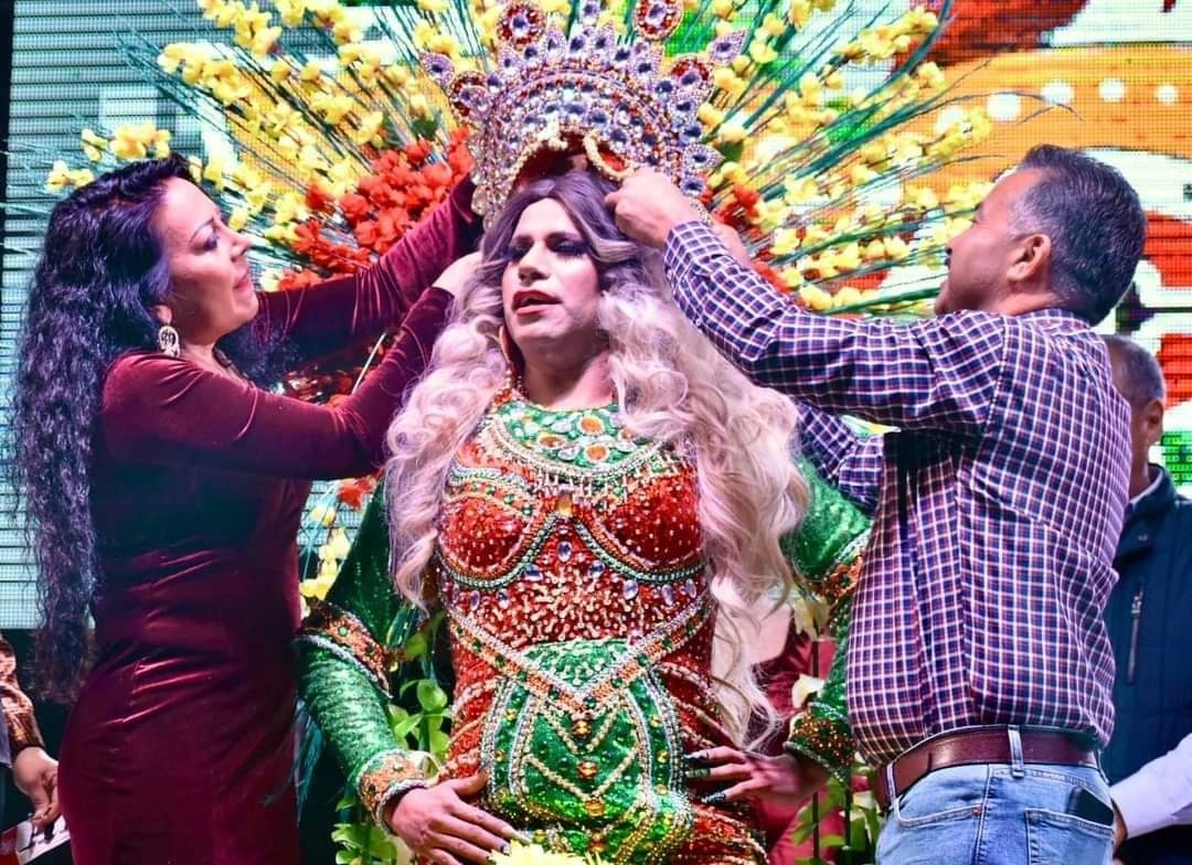 Violeta, coronada el sábado pasado como reina de la Diversidad del Carnaval de la comunidad de San Miguel Zapotitlán, en Ahome, Sinaloa, fue encontrada sin vida este miércoles. Foto 'La Jornada'