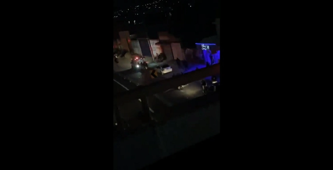Captura de pantalla de un video en el bar donde ocurrió la agresión.
