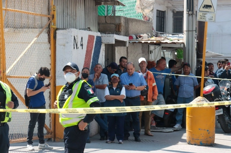 Dos hombres y una mujer fueron asesinados a balazos en calles de la colonia San Miguel Xalostoc, en Ecatepec, Edomex. Foto Cuartoscuro / Archivo