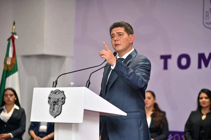 Alejandro Arcos Catalán, de 43 años, ganó el cargo en junio pasado por la alianza PRD, PAN y PRI. Foto 'La Jornada'