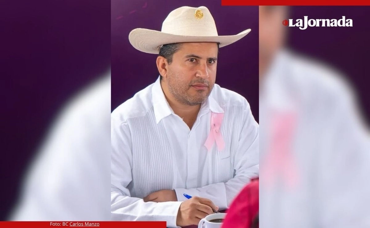 Carlos Manzo ganó la alcaldía de Uruapan, Michoacán, durante el proeso electoral de 2024; tras el ataque fue llevado aún con vida al hospital Fray Juan de San Miguel, donde falleció. Foto