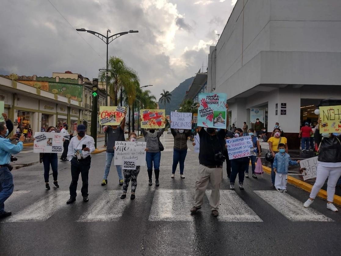 Protesta por el asesinato del periodista Jacinto Romero en Orizaba. Foto cortesía Periodistas de la Zona Centro de Veracruz