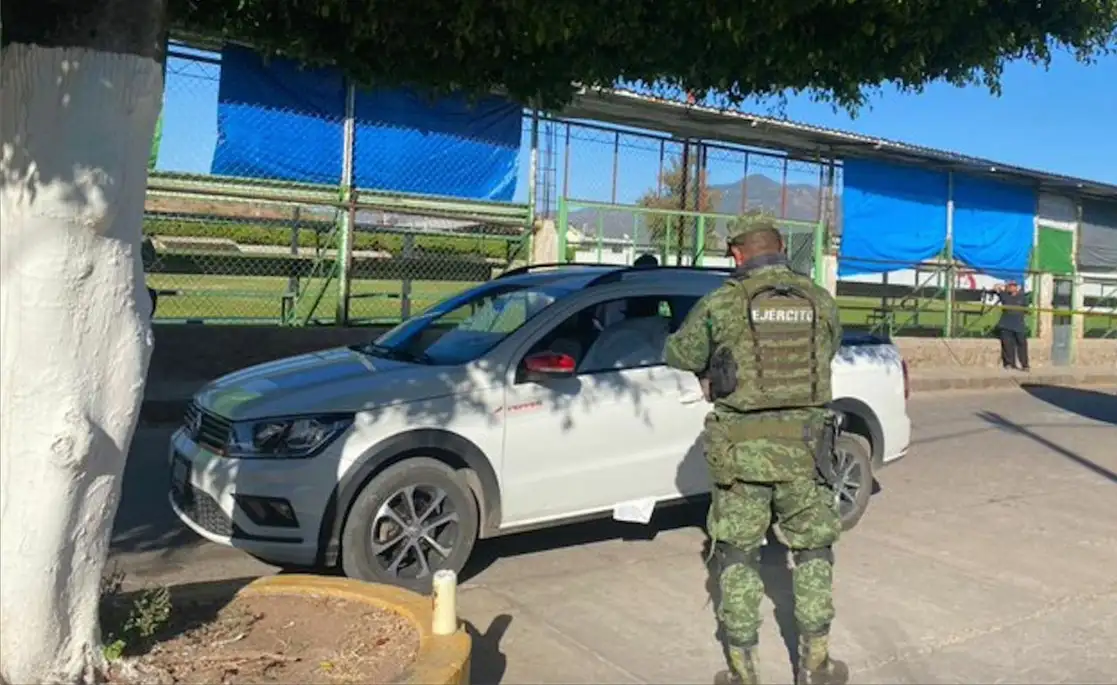 El homicidio señaló el párroco de Aguililla, Gilberto Vergara, fue después de que el presidente municipal se reuniera con autoridades federales y estatales. Foto: Cuartoscuro 