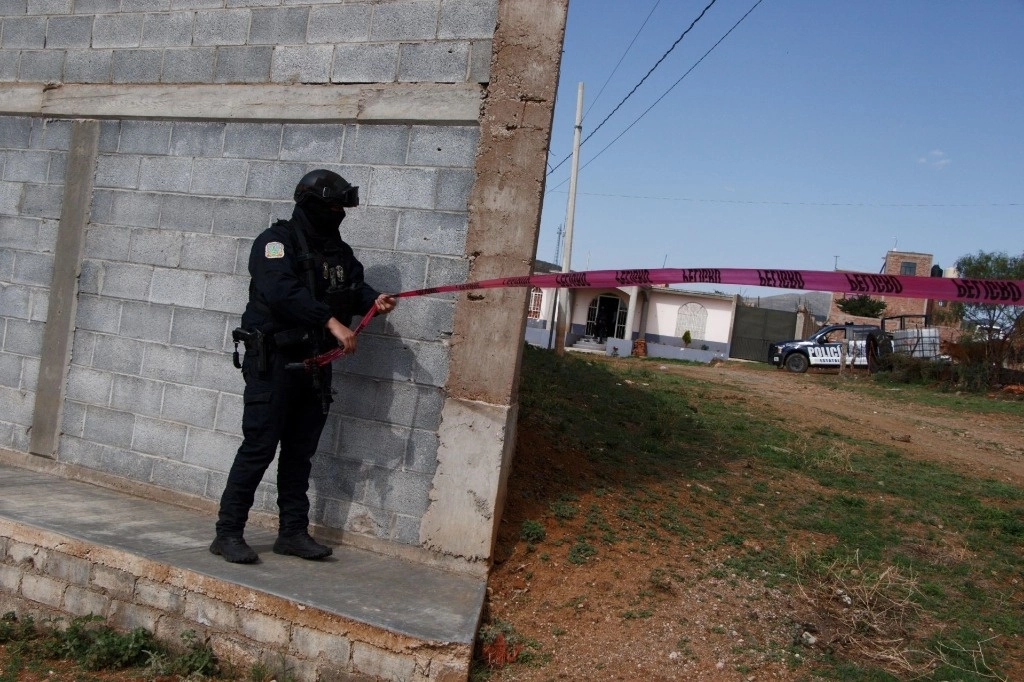 Fueron desplegados elementos de la FGE de Jalisco para esclarecer el asesinato del director general de Procesos de la dependencia. Foto Cuartoscuro / Archivo