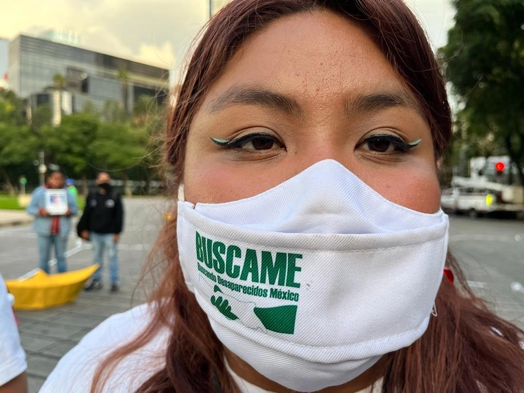 El pasado 30 de agosto, integrantes del Movimiento por Nuestros Desaparecidos en México, realizaron diferentes actos de protesta y una acción conmemorativa en el Ángel de la Independencia. Foto Luis Castillo