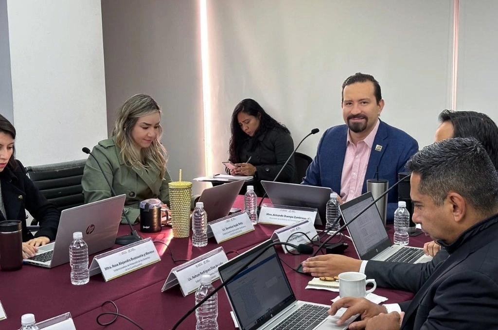 El titular de Prodecon, Armando Ocampo Zambrano (c,der) en imagen de archivo. Foto tomada de la cuenta de X @ProdeconMexico