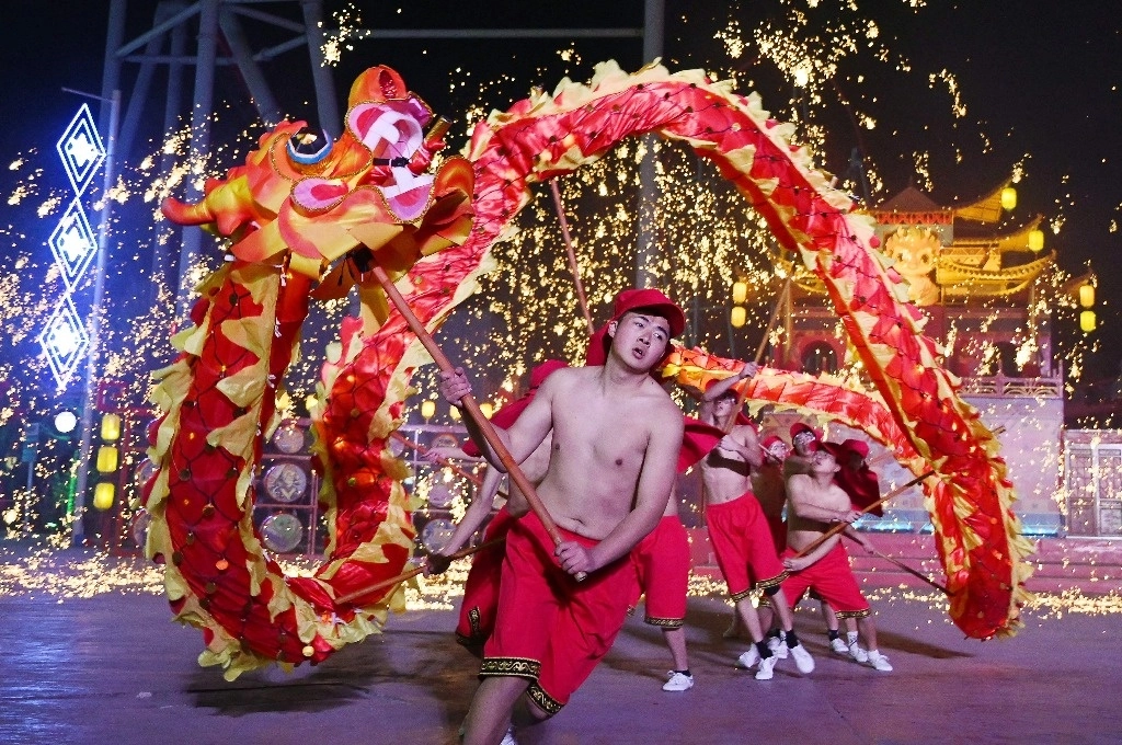 Festejos en Pekín, China, con motivo del Año Nuevo Lunar. Foto Afp 