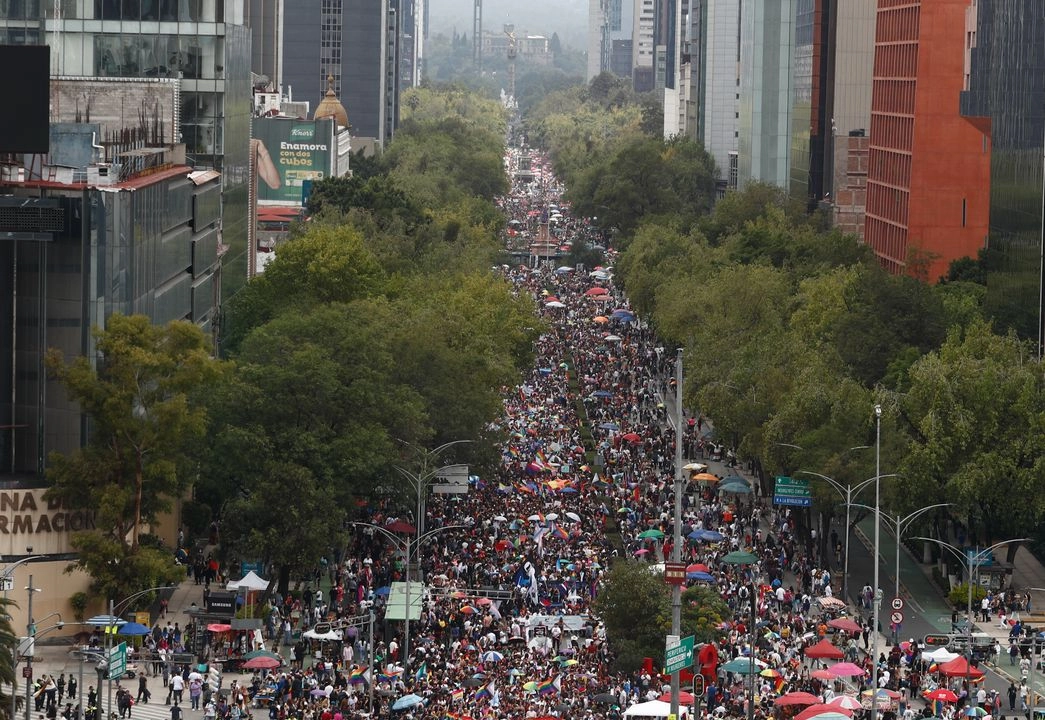 Las secretarías de Gobierno y Seguridad Ciudadana señalaron que el año pasado, esta marcha tuvo una asistencia de 260 mil personas, por lo que la edición de 2025 triplicó el número de participantes. Foto