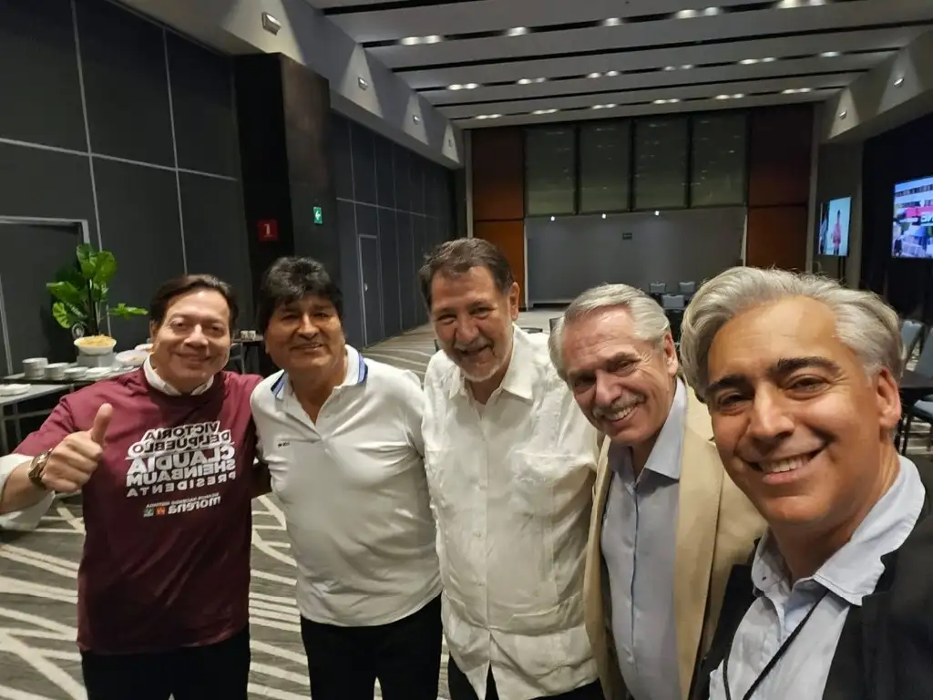 La reunión fue difundida por el vocero de campaña de Claudia Sheinbaum, Gerardo Fernández Noroña. Foto @fernandeznorona 