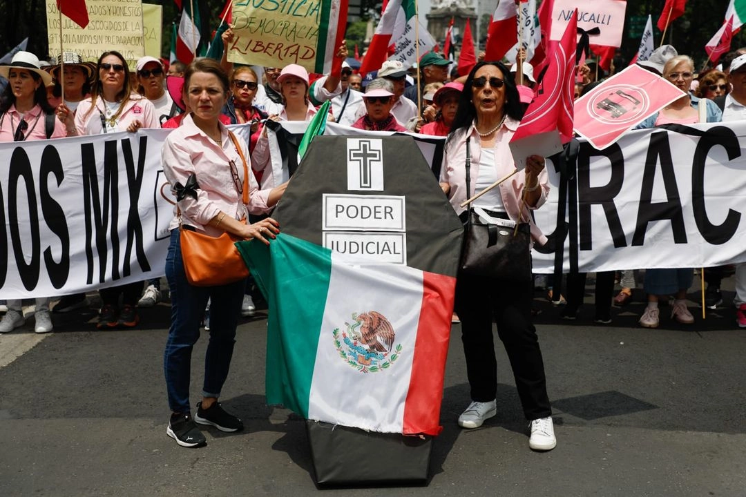 Integrantes de Recap durante la protesta. Foto 