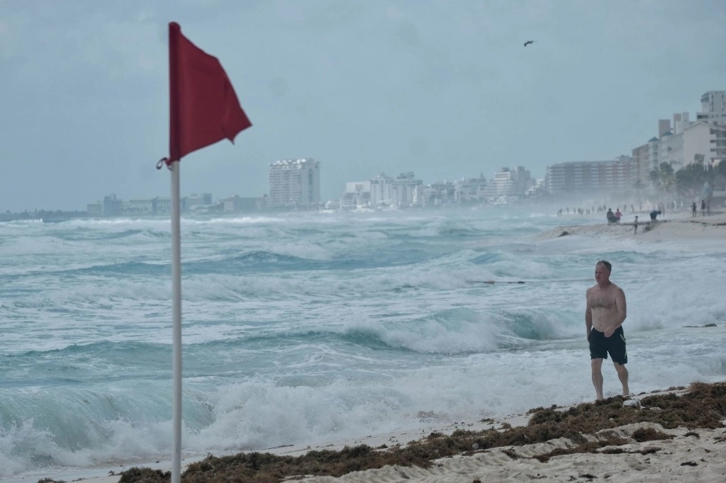 Las condiciones del clima en Quintana Roo han detenido la operación de embarcaciones. Foto Cuartoscuro