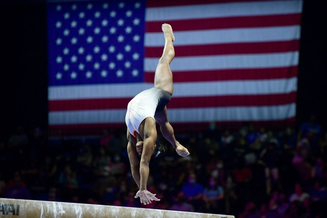 Simone Biles durante la competencia en el Centro de Convenciones de Indiana. Foto Afp