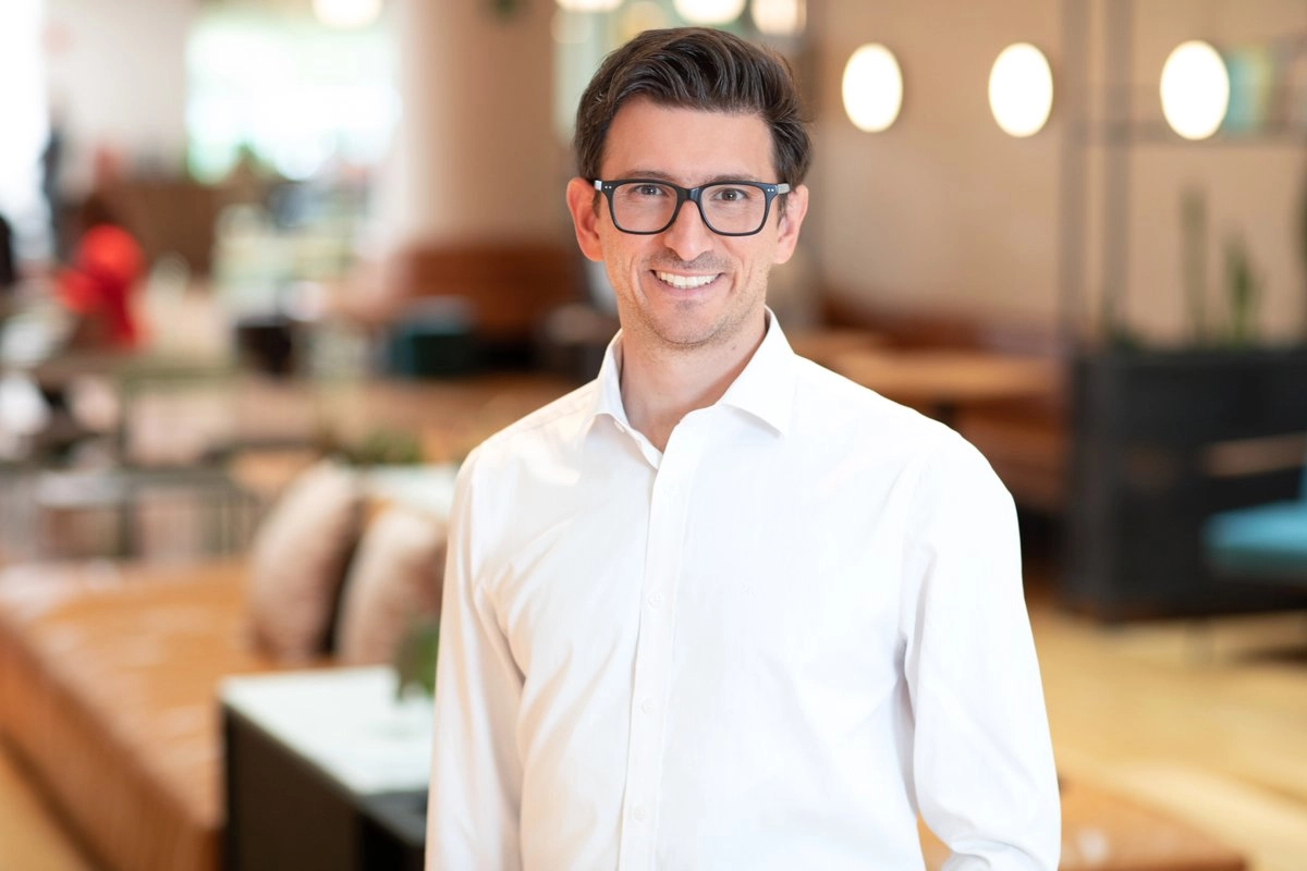 Operar en 40 países, sostiene Juan Guerra, directivo de la empresa,  da a Revolut una ventaja sobre otros competidores digitales, pues podrá ofrecer a los mexicanos transacciones globales en cuestión de segundos.