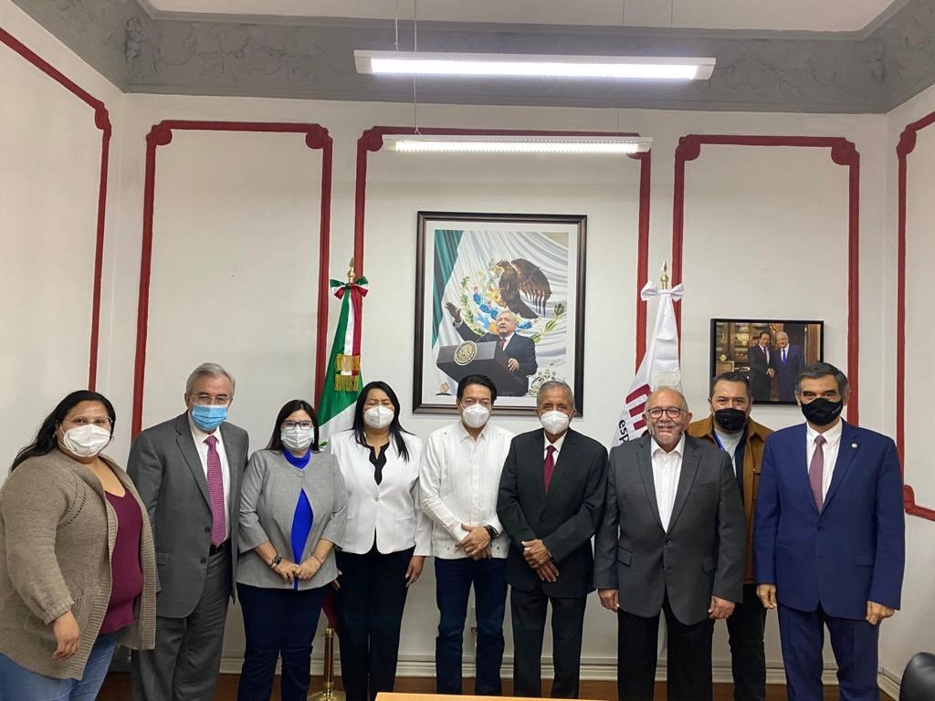 Los aspirantes al gobierno de Sinaloa por el partido de Morena acordaron que definirán a su candidato mediante encuesta. Foto @mario_delgado