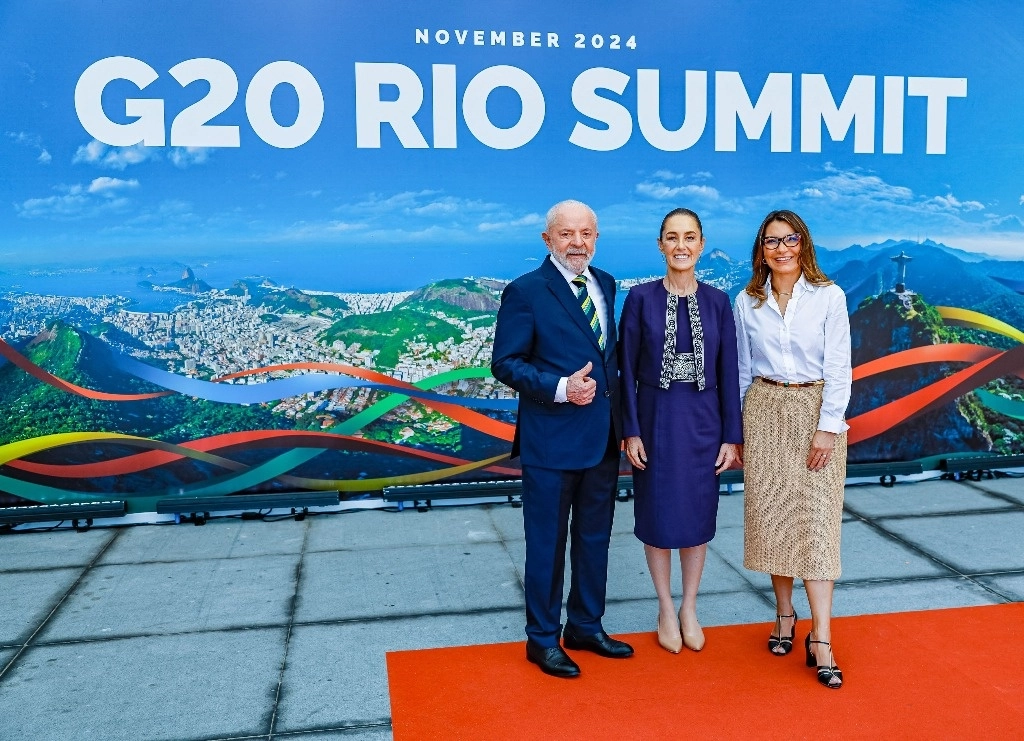 Sheinbaum se reúne con el anfitrión Lula. Los presidentes de México, Claudia Sheinbaum, y de Brasil, Luiz Inácio Lula da Silva, en el contexto de la cumbre del G-20. Los acompaña Rosangela da Silva. Foto Afp