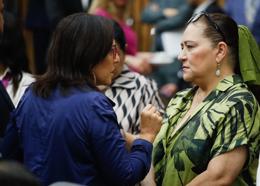 Niega Taddei plan para anular comicios. La presidenta del INE, Guadalupe Taddei (derecha), rechazó que exista una estrategia oculta en el instituto para empañar o anular el proceso electoral. Foto Cristina Rodríguez