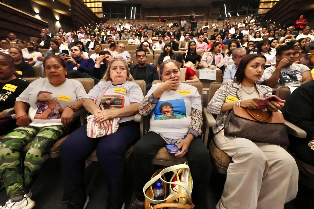 Inauguración foro sobre desaparición en San Lázaro. El foro Personas desaparecidas: lucha por la memoria y la justicia, que se realiza en San Lázaro, busca dar voz a los familiares de los no localizados, generar un diagnóstico sobre este fenómeno y con ello construir una ruta para modificar, proponer e impulsar cambios legislativos para atender este problema. Foto 