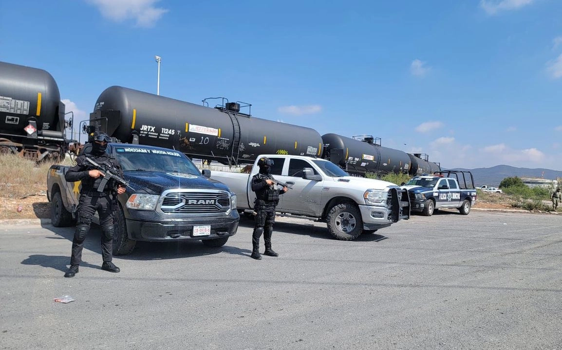 Golpe al ‘huachicol’. En el mayor golpe contra el ‘huachicol’ del actual gobierno, 129 carrotanques y 15 millones 480 mil litros de combustible fueron decomisados en Coahuila. Foto 