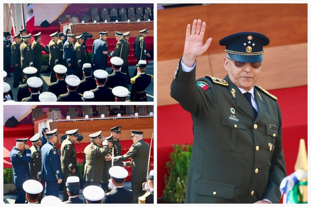 Mandos del Ejército hicieron fila para saludar al ex secretario de Defensa Salvador Cienfuegos, detenido en 2020 en Estados Unidos acusado de narcotráfico, quien asistió ayer a la ceremonia del 112 Aniversario de la Marcha de la Lealtad. Foto Luis Castillo 