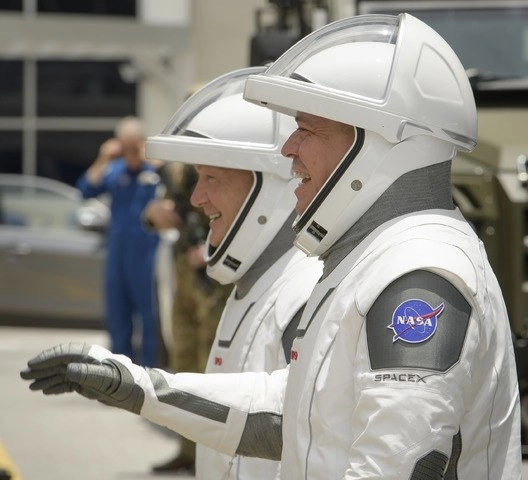 Dos veteranos astronautas de SpaceX despegarán esta tarde a la Estación Espacial Internacional. Foto Ap