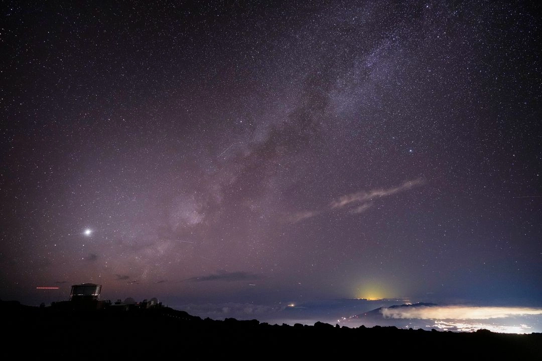 Científicos descubrieron lo que podría ser el tercer objeto interestelar conocido que pasa por nuestro sistema solar, informó la Agencia Espacial Europea.